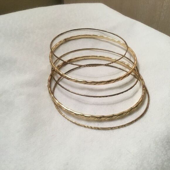 Bundle of 5 Goldtone Bangle Bracelets - Picture 2 of 7